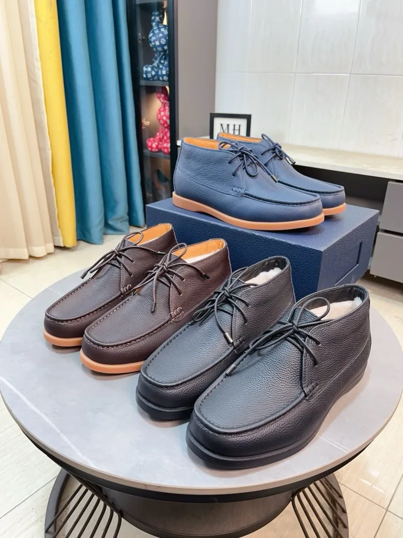 Men's shoes 💰600🌹🌹【UGG】✨The most popular series, a must-have for stylish men 😱The latest limited edition at the counter🍃Top export foreign trade order, counter packaging. Designed with high-end textured matte cowhide➕The simulated wool is beautiful, and the collar surface presents a clear texture, which is friendly without losing the foundation. 👀 Casual roll rope lace-up style✨Thick stitching to reinforce the sole, natural rubber sole🍎The collar makes walking more comfortable and relaxed. 38_44 code